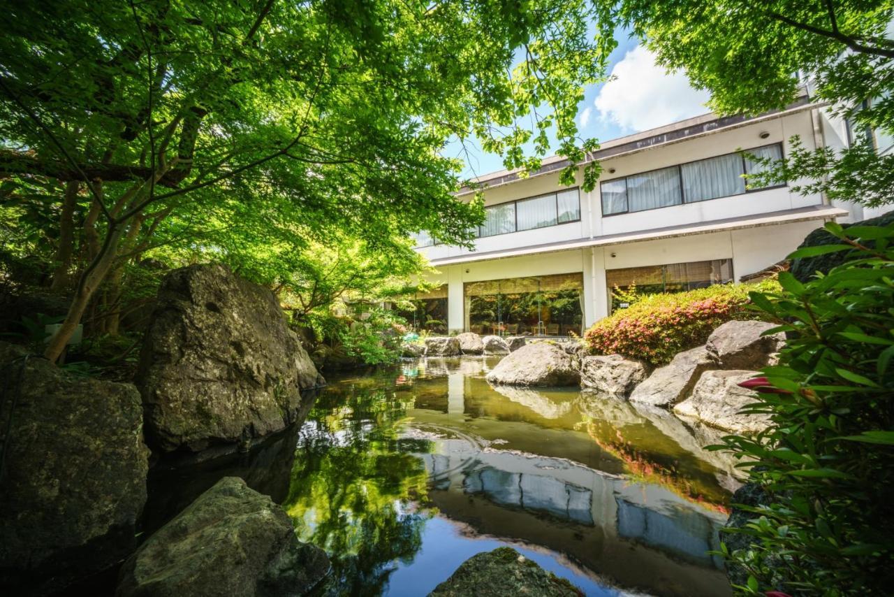 Hotel Hoho "A Hotel Overlooking The Echigo Plain And The Yahiko Mountain Range" Formerly Hotel Oohashi Yakata-No-Yu Ниигата Екстериор снимка